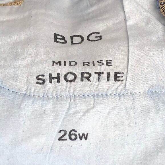 BDG Urban Outfitters Mid Rise Alexa Shortie Denim Dark Wash Jean Shorts size 26 - Picture 8 of 10